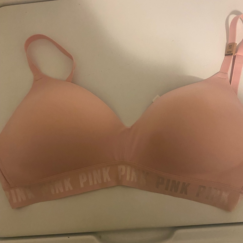New with tags - 36DD Victoria’s Secret Pink wireless bra